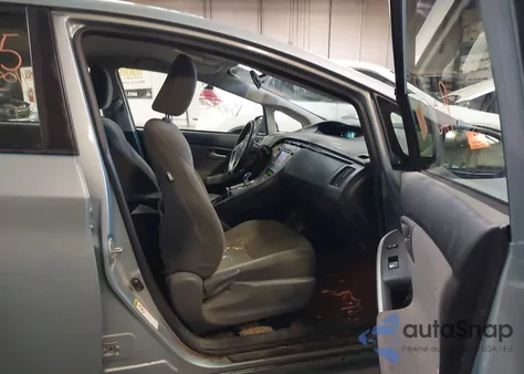 2013 Toyota Prius Three from USA, damaged, VIN JTDKN3DU0D5645992